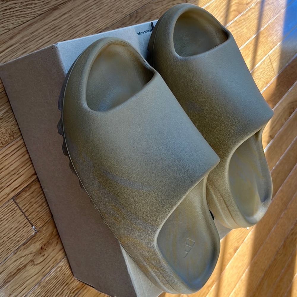 Ochre Yeezy slides size 11 men